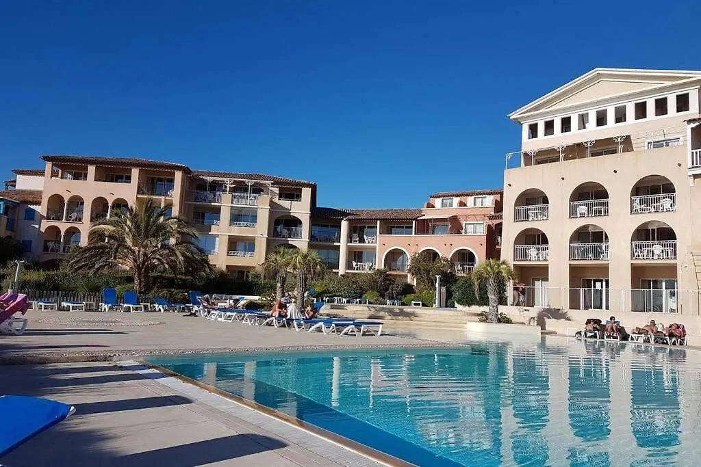 Magnifique rez de jardin&piscine&bord de mer Six-Fours-les-Plages 0*,