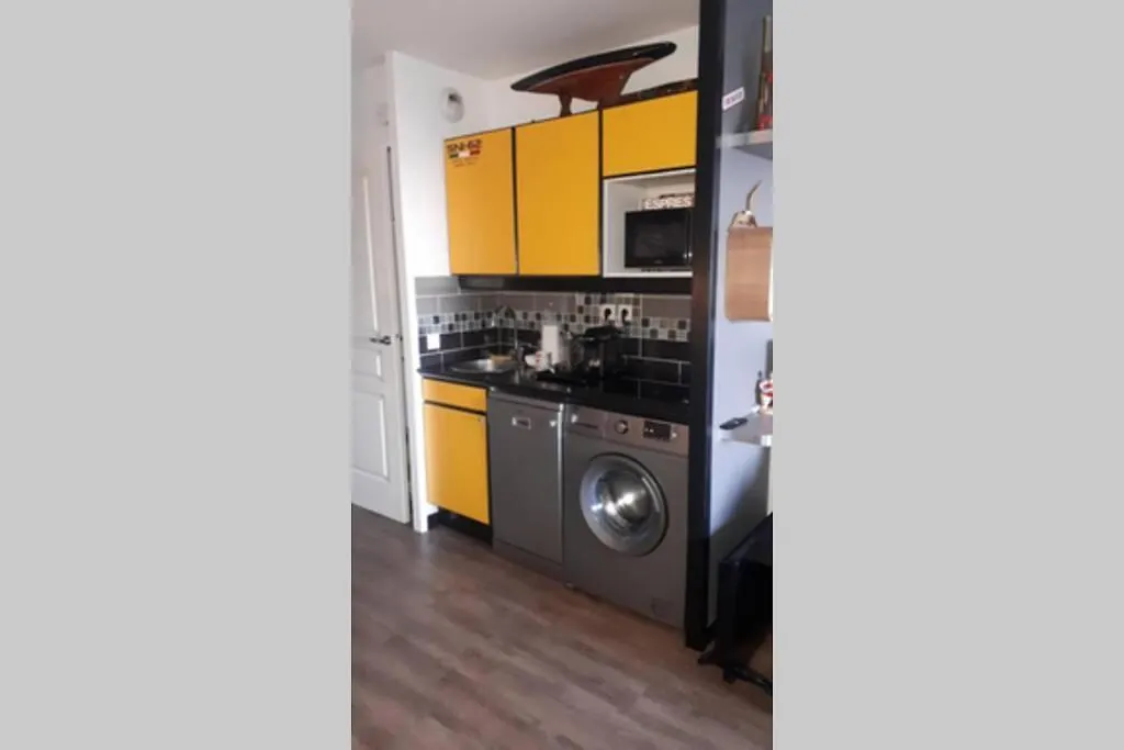 Magnifique rez de jardin&piscine&bord de mer Six-Fours-les-Plages Appartement